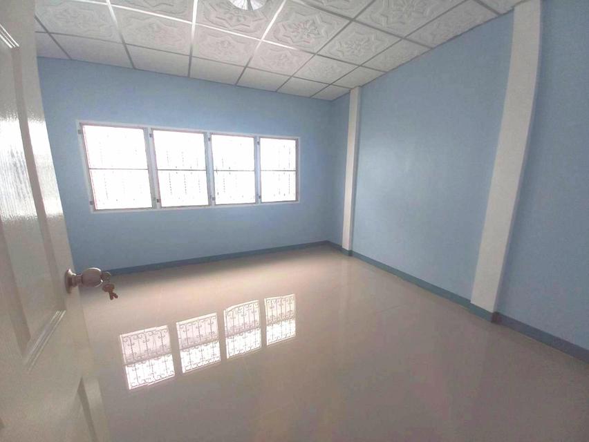 ทาวน์เฮ้าส์ ม.เสนาวิลล่า1 ซ.คู้บอน 27 แยก 42 ถ.รามอินทรา บางเขน กรุงเทพฯ รีโนเวทสวย พร้อมอยู่ (ยื่นสินเชื่อให้ 4