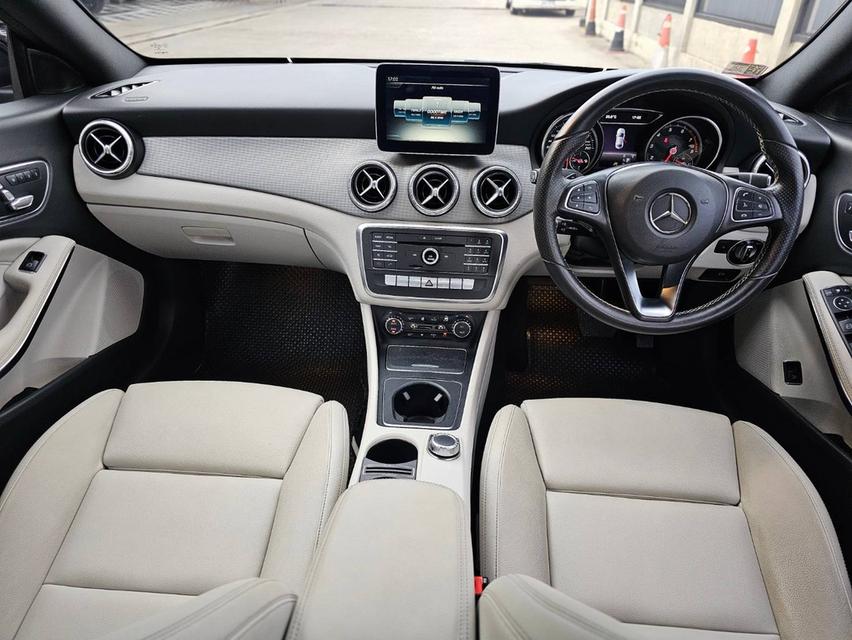 ขาย Benz Cla200 ปี17 3