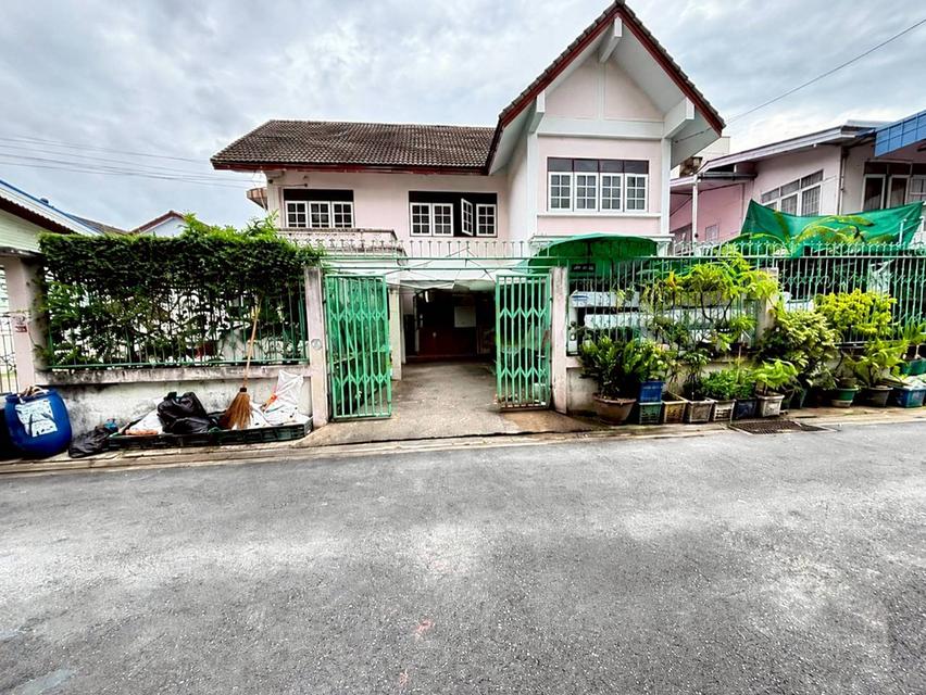 🏠​​ขายบ้านทำเลทอง ซอยเพชรเกษม 88 - บางแค อยู่แล้วเฮง เดินทางสะดวก เข้าออกได้ 3 เส้นทางหลัก พื้นที่ 105 ตรว. ในราคา 9.5 ล้านบาท 2