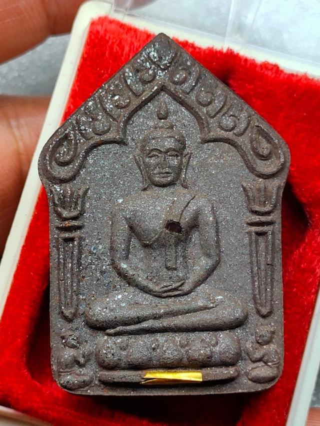 พระขุนแผนมหาลาโภ หลวงปู่พรหมมา เขมจาโรรุ่น เฉลิมพระเกียรติครองสิริราชสมบัติ๕๐ปี ปี2538พิมพ์ใหญ่ เนื้อผงว่าน ฝังพลอย ตะกรุด