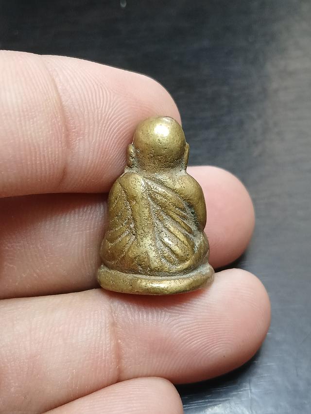 หลวงพ่อเงินพิมพ์ขี้ตา รูปที่ 2