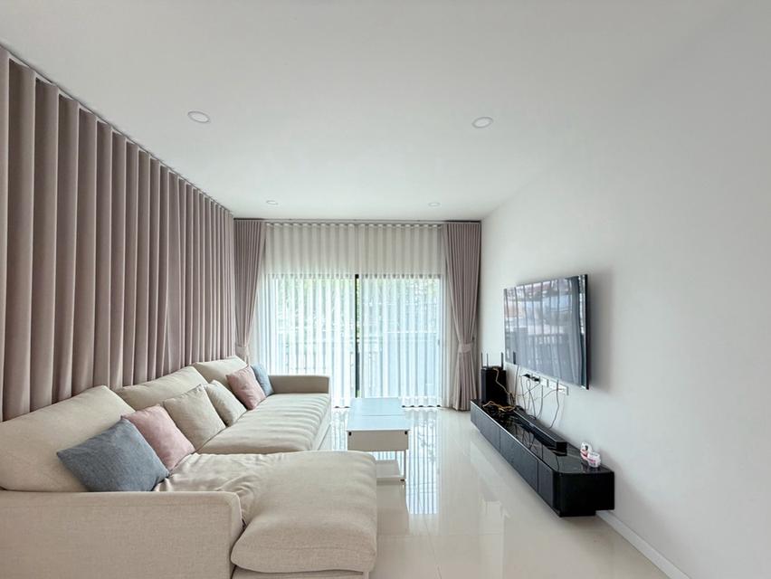 🏡🔥 ให้เช่าบ้านหรู BRITANIA BANGNA–SRIVAREE บ้านหลังมุมติดสวน! 4 ห้องนอน 5 ห้องน้ำ จอดรถ 3 คัน ค่าเช่า 79,000 บาท/เดื 5
