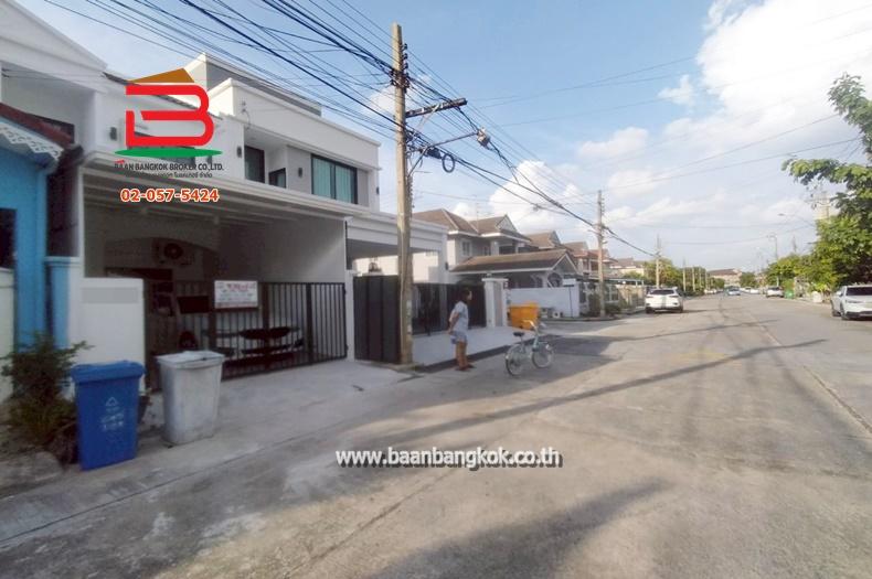 ให้เช่า ทาวน์เฮาส์ หมู่บ้าน สุขสมบูรณ์ พหลโยธิน 50 แยก 11-5 เนื้อที่ 18.8 ตรว. ใกล้ตลาดยิ่งเจริญ, BTS สะพานใหม่ แขวงคลองถนน เขตสายไหม กรุงเทพฯ 11