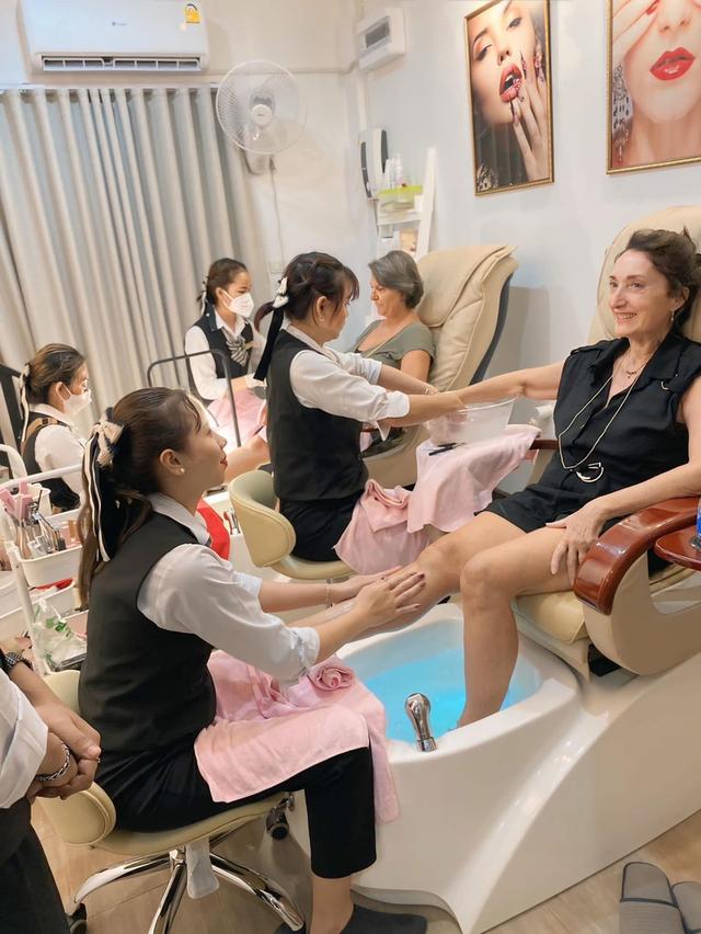 SARA Hair Studio Huahin (ซาร่า แฮร์ สตูดิโอ หัวหิน) ร้านทำผมประจบฯ ออกเเบบทรงผมชายหญิง ทำสีผม ยืดผม ดัดผม ซ่อมผมเสีย ทำเล็บ ต่อขนตา สปามือเท้า ครบวงจร รูปที่ 10