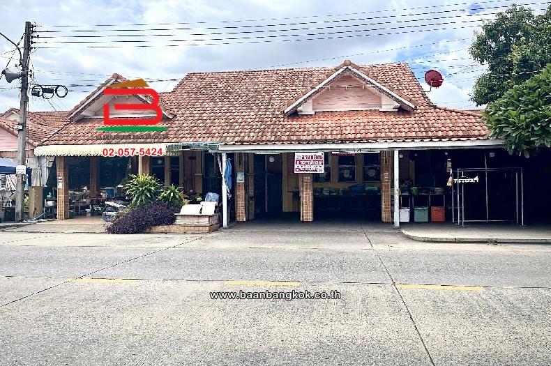 บ้านเดี่ยว หมู่บ้าน วรารักษ์ รังสิต คลอง 3 เนื้อที่ 55.1 ตร.ว หมู่บ้านติดถ.โยธาธิการคูคต-คลองหลวง ตำบลคลองสาม อำเภอคลองหลวง จังปทุมธานี
