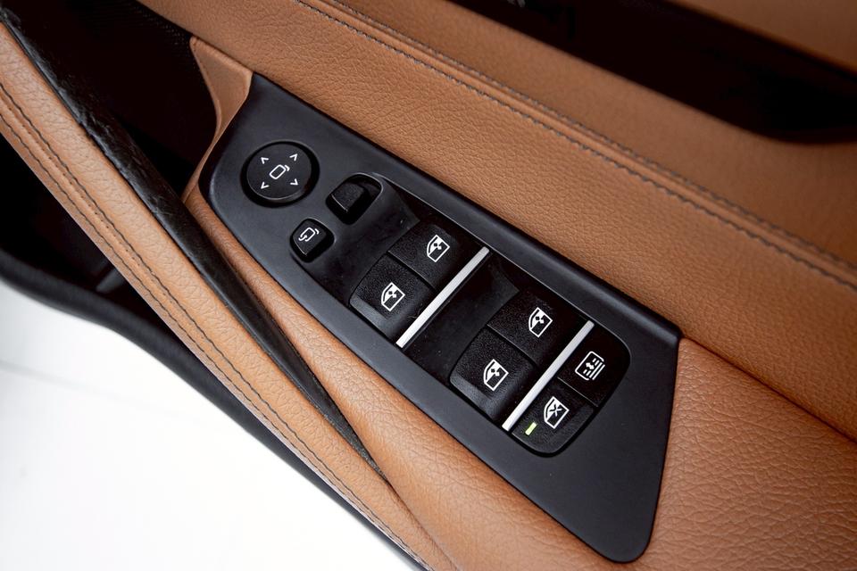 ✨ BMW SERIES 5 530e 2.0 HIGHLINE G30 AT ปี 2020 Plug-in Hybrid รูปที่ 8