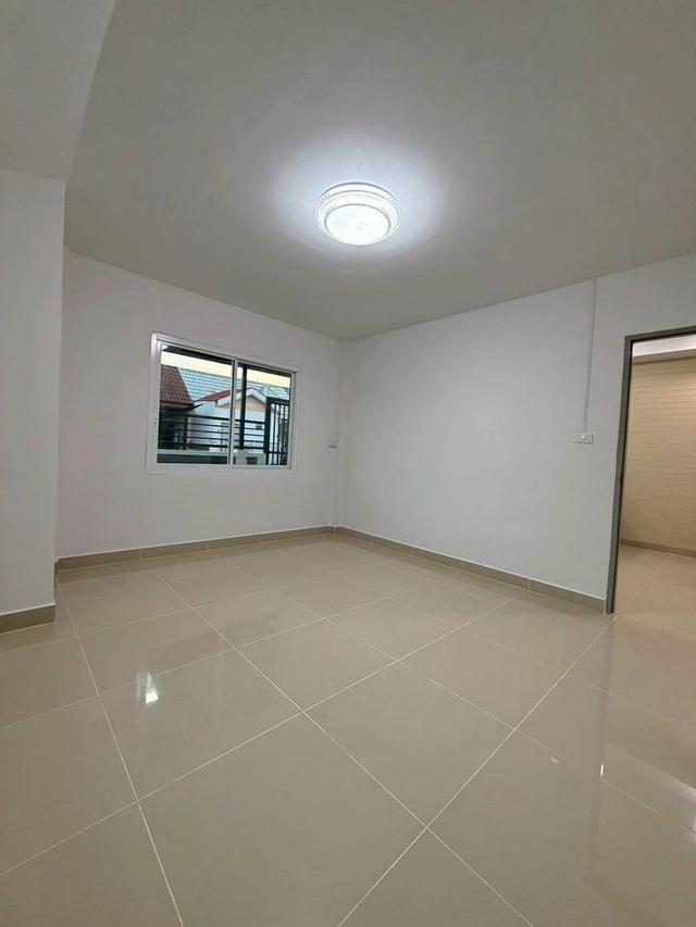 หมู่บ้านบัวทอง4 ถนนบ้านกล้วย-ไทรน้อย 10