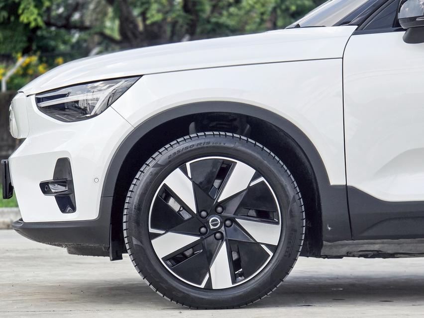 รหัสรถ CBLX635 📌 Volvo XC40 Recharge Pure Electric Single Motor ปี 2023 (จดปี 2024)