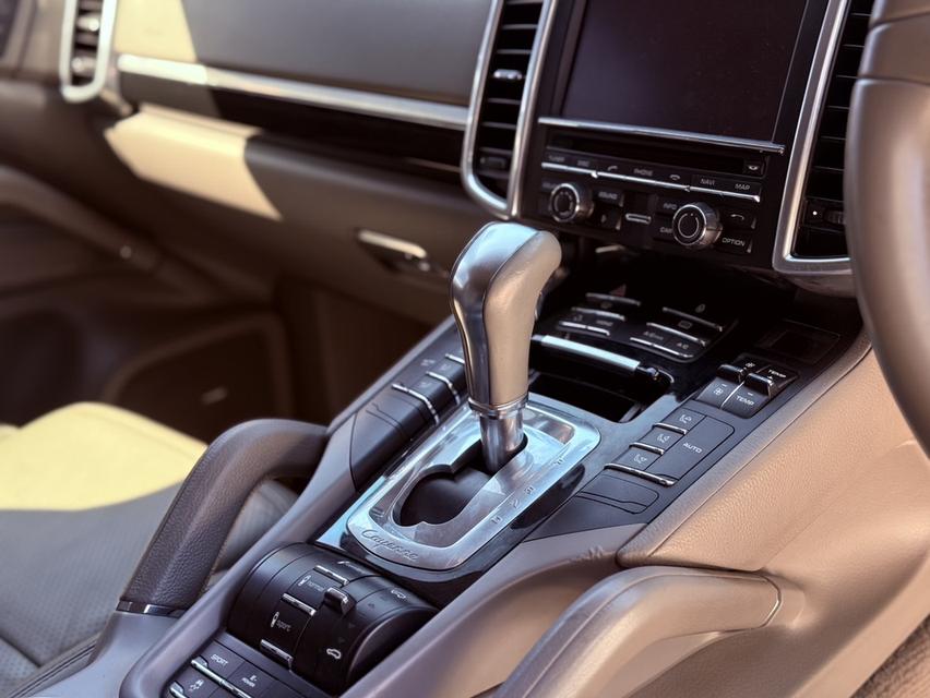 รหัสรถ JRS456 🔥 เข้าใหม่! #Porsche #Cayenne Hybrid ปี 2013 🔥