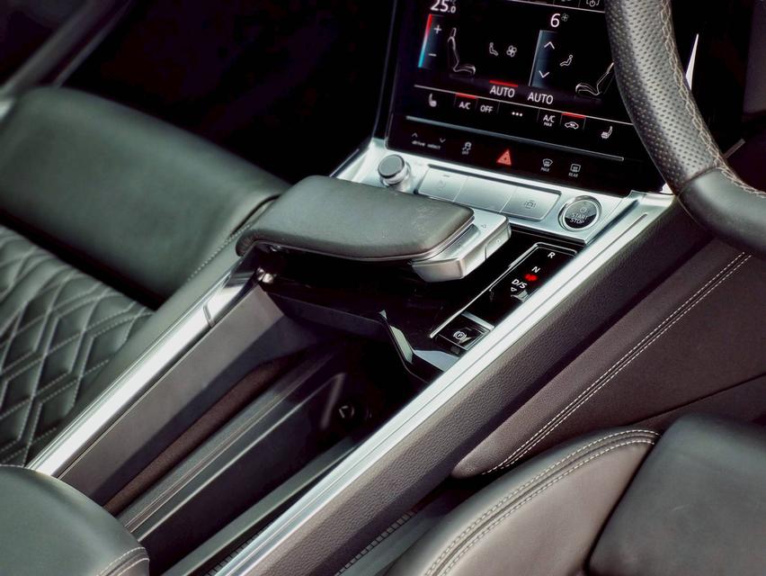 Audi Q8 Sportback E-Tron 55 Quattro [ S-Line Black Edition ] ปี 2025 ไมล์ 10,6xx km. รูปที่ 12