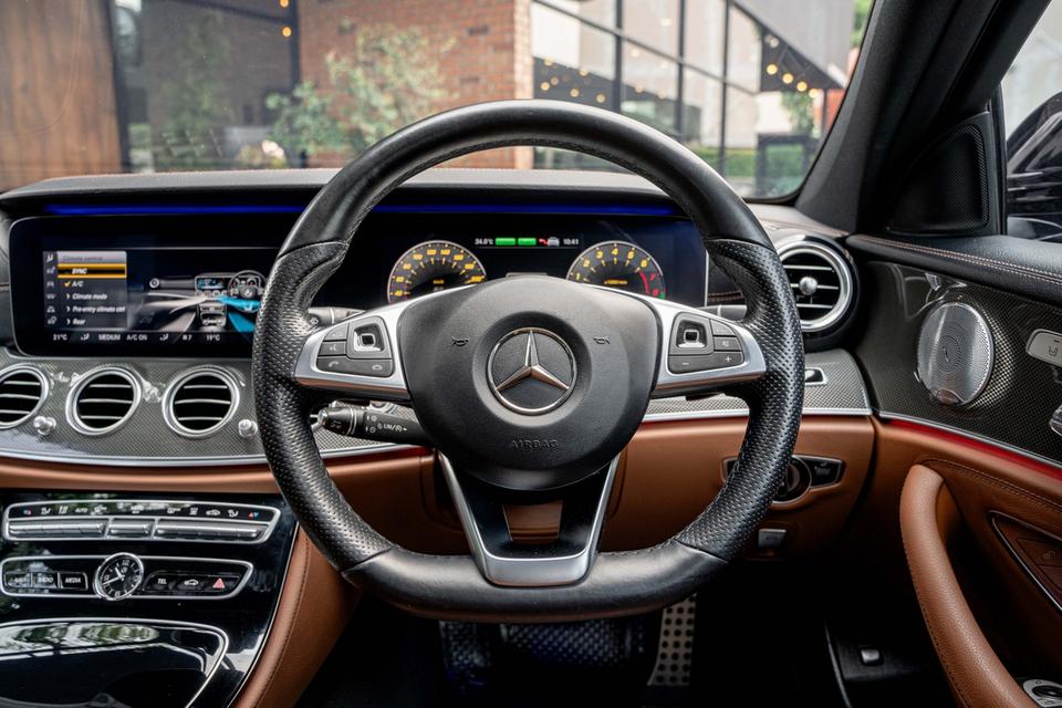 Mercedes-Benz E350e AMG Plug-in Hybrid ปี 2018 📌รุ่นท็อปงานดีเข้าเพิ่มแล้วค่ะ! 𝐁𝐞𝐧𝐳 𝐄𝟑𝟓𝟎𝐞 สวยเป๊ะทุกมุม เต็ม10ไม่หักก👍🏼✨ 4