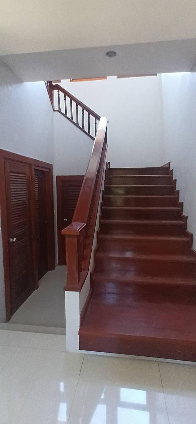 บ้านเดี่ยวในหมู่บ้านหรู 2 ชั้น 5 นอน 5น้ำ 2 จอด 8