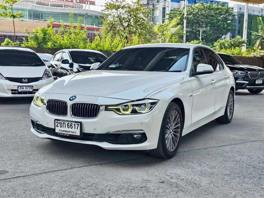 รหัสรถ WMT6617 BMW 320i Luxury LCI ปี 2018 รูปย่อยที่ 3