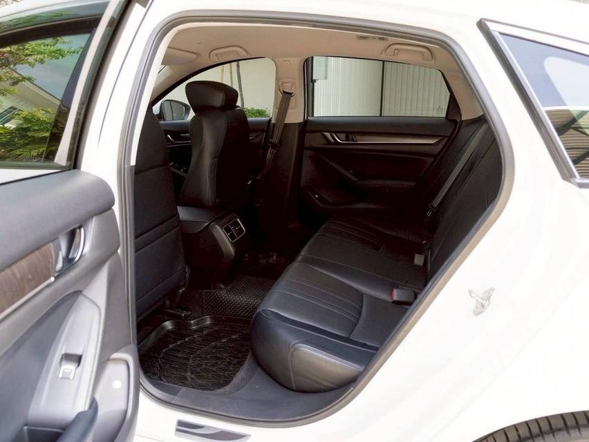 Honda Accord 1.5EL Turbo  ปี 2019 สวยสภาพป้ายแดง การันตีรถสวยทุกจุด รูปที่ 12