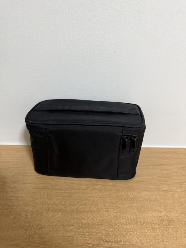 กระเป๋าสำหรับใส่เครื่องสำอาง muji  2