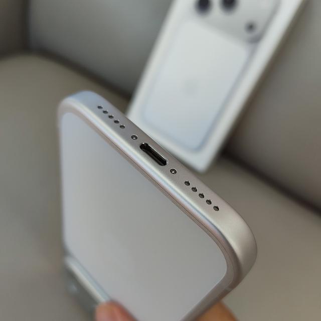 ⚪️ iPhone 17 Pro (256GB) สีขาว ⚪️แบตเตอรี่ 100% (ชาร์จเพียง 32 รอบ) สภาพนางฟ้าไร้รอยกริ๊บ รูปที่ 3