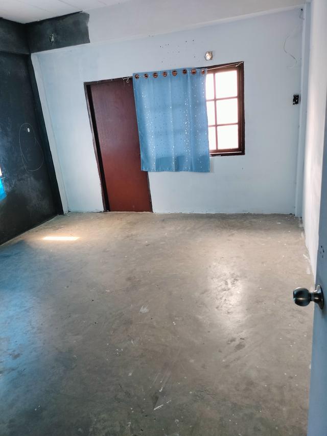 อาคารพาณิชย์ ห้องริม คลอง 6 ธัญบุรี หมู่บ้านเบญจทรัพย์ 6