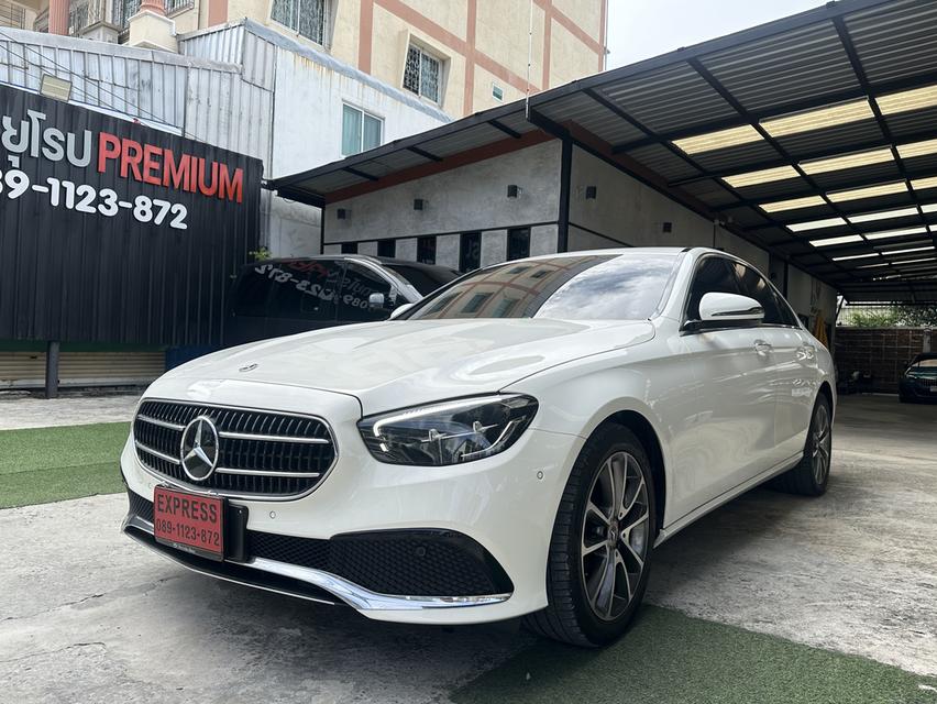 MERCEDES BENZ E300e 2.0 Avantgarde ปี2022 ไมล์ 3x,xxx km