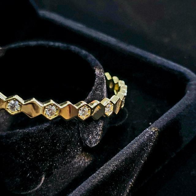 แหวนที่ เหมาะสำหรับคุณผู้ หญิง หรูหรา สวยงาม มีใบรับรองทุกชิ้น