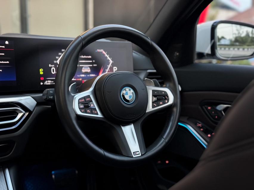 รหัสรถ MCA2889 BMW 330e M Sport LCI 2023 9