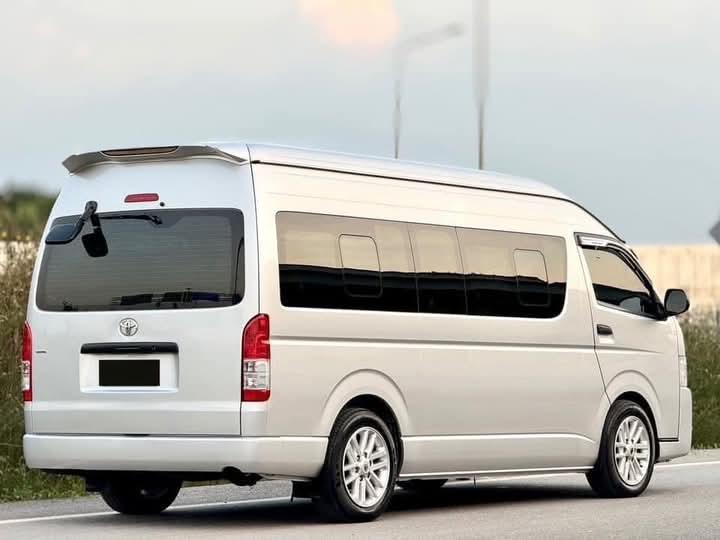 รีบขาย TOYOTA COMMUTER 3