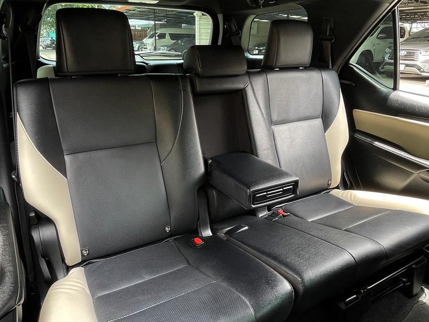 TOYOTA FORTUNER 2.8 LEGENDER BLACK TOP 4WD ปี 2021 สภาพนางฟ้า รูปที่ 11