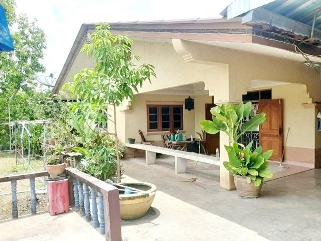 สามพราน นครปฐม ตกแต่งพร้อม วัดสว่างอารมณ์ ใกล้โลตัส บิ๊กซี ให้เช่าคฤหาสน์ 2หลัง 2ไร่ 1 1,400ตรม. 6นอน 3น้ำ 4-6จอดรถ 6แอร 6