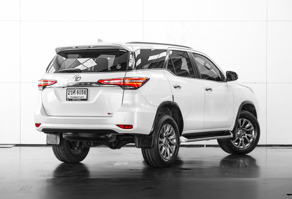 2022 TOYOTA FORTUNER 2.4 V 2WD (MNC) สีขาว เลขไมล์ 75642 กม.