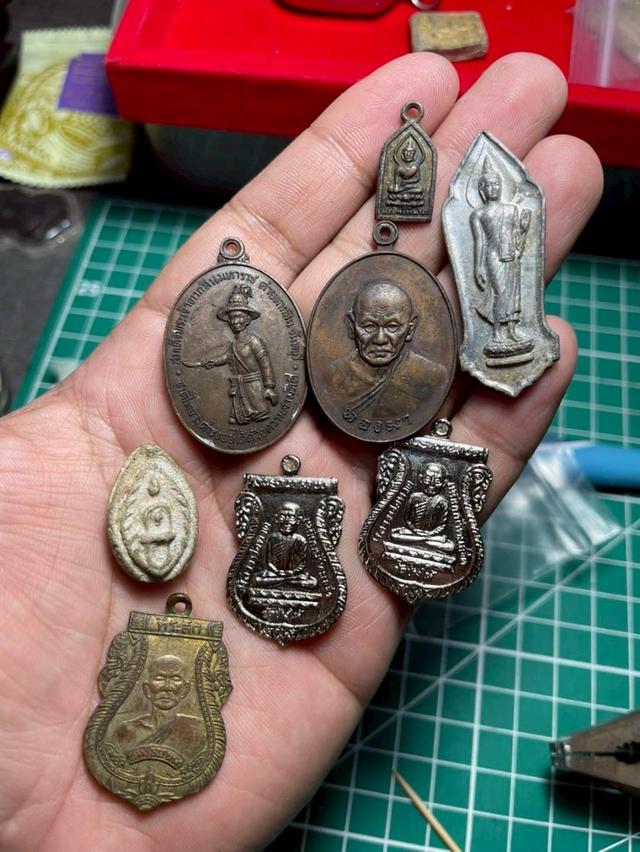 พระเครื่องโบราณหายากจะยกหรือว่าจะแบ่งติดต่อได้ครับ