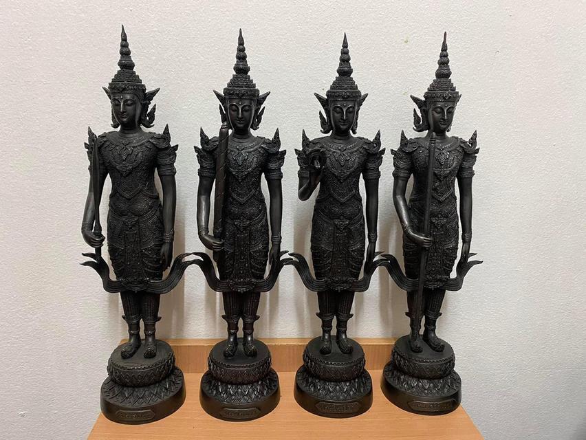 ท้าวจตุโลกบาลทั้งสี่ ผู้พิทักษ์สี่ทิศ วัดท่าซุง ปี54 เนื้อทองเหลือง ขนาดสูง15นิ้ว