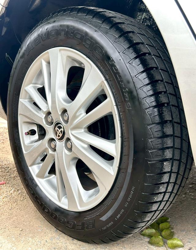 Toyota Yaris Ativ 1.2G ปี17 16