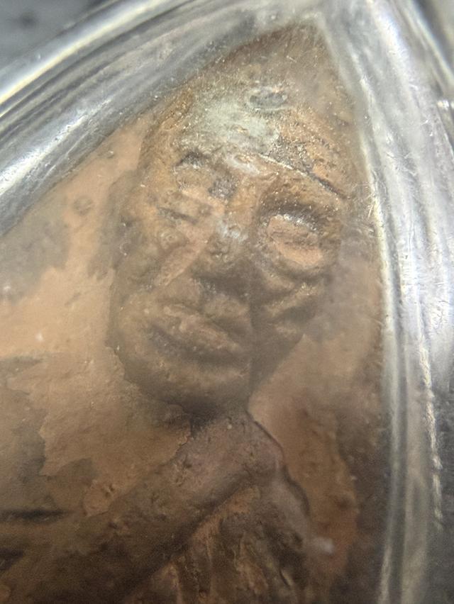 พระเครื่อง หลวงพ่อรวย พิมพ์หลวงปู่ทวด เนื้อดินไทย รุ่นแรก รูปที่ 7