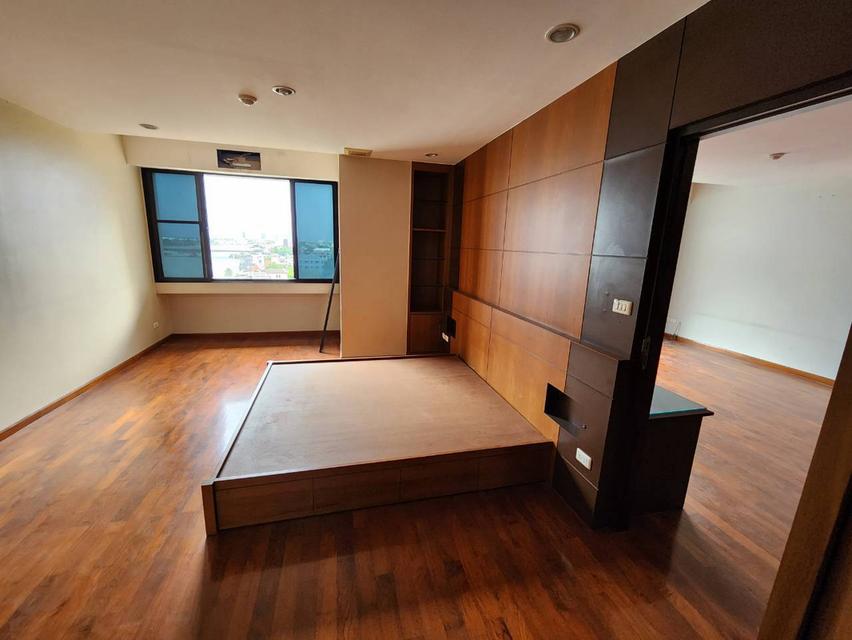 คอนโดห้องใหญ่ วิวแม่น้ำเจ้าพระยา! ขาย Riverine Place Condominium (141.43 ตร.ม.) เพียง 8.74 ล้านบาท 12
