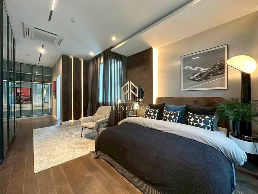 3-storey single house in Modern Luxury style The Gentry Phatthanakan 2 9