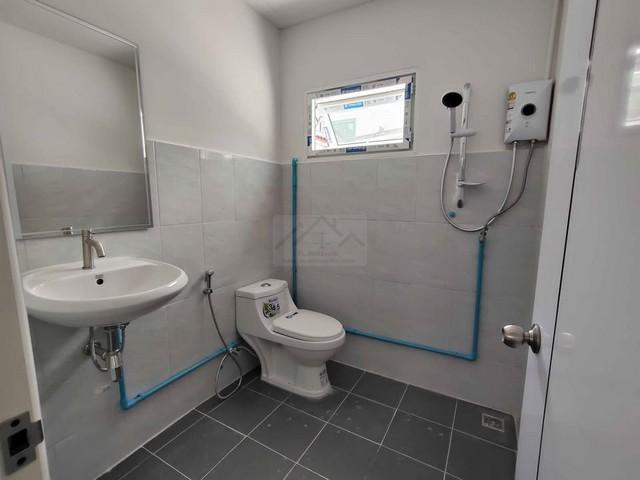 ให้เช่าบ้านเดี่ยว 2 ชั้น 50 ตร.ว. ถนนโชคชัย 4 ซอย 56 ( บ้านเปล่า ไม่มีเฟอร์นิเจอร์ ) 6