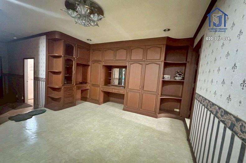 ขายอาคารพาณิชย์ 3 ชั้น 18 ตารางวา ติดถนนสวนสยาม ใกล้รถไฟฟ้าสายสีเหลือง 9