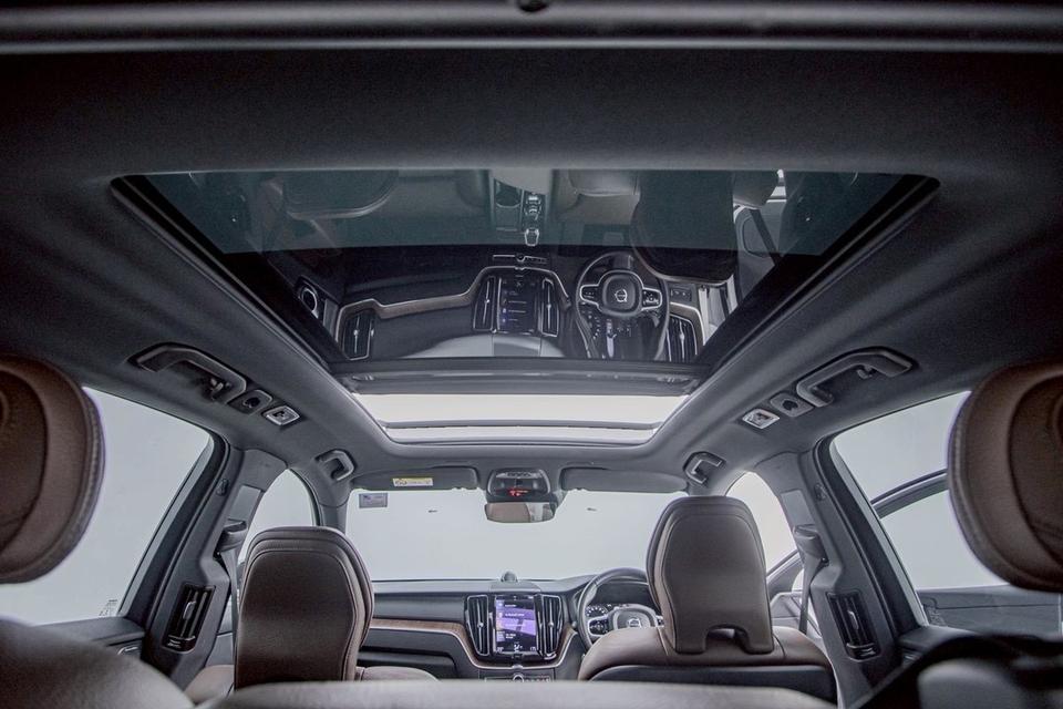 รหัสรถ 1D604 VOLVO XC60 T8 AWD RECHARGE 2.0 2021 10