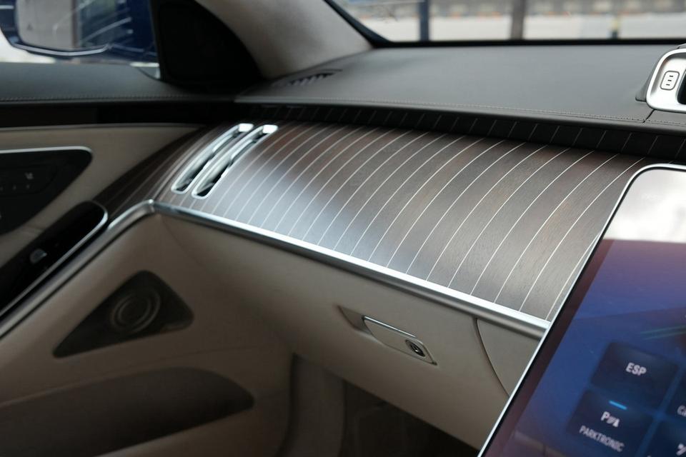 Mercedes-Maybach S580e 2024 รถศูนย์ Benz Thailand Warranty ศูนย์ยังเหลือ รูปที่ 15