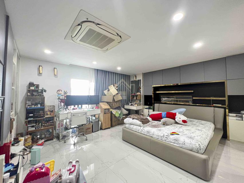 ทาวน์โฮม 3 ชั้น หมู่บ้าน ธารา ราชพฤกษ์ - ปิ่นเกล้า (หลังมุม) Luxury townhome 4