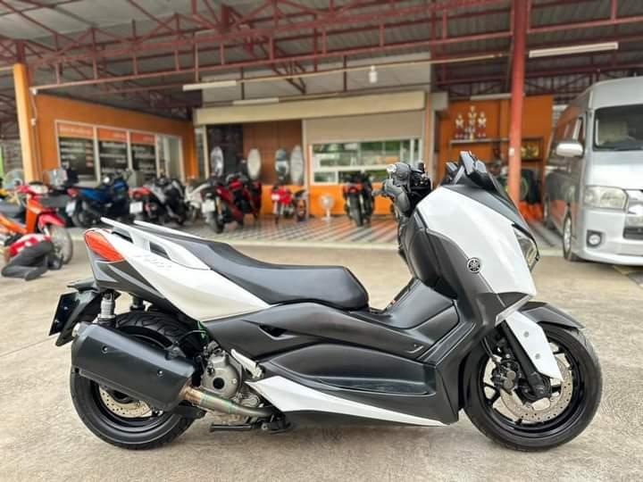 Yamaha Xmax สีขาวดำสวย 3