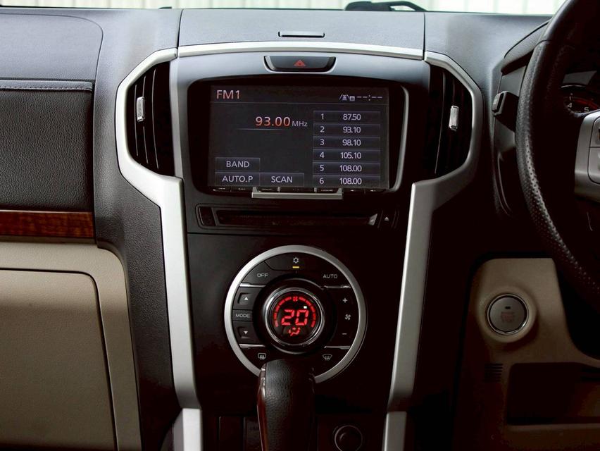 Isuzu MU-X 3.0DVD 4wd ปี17 11