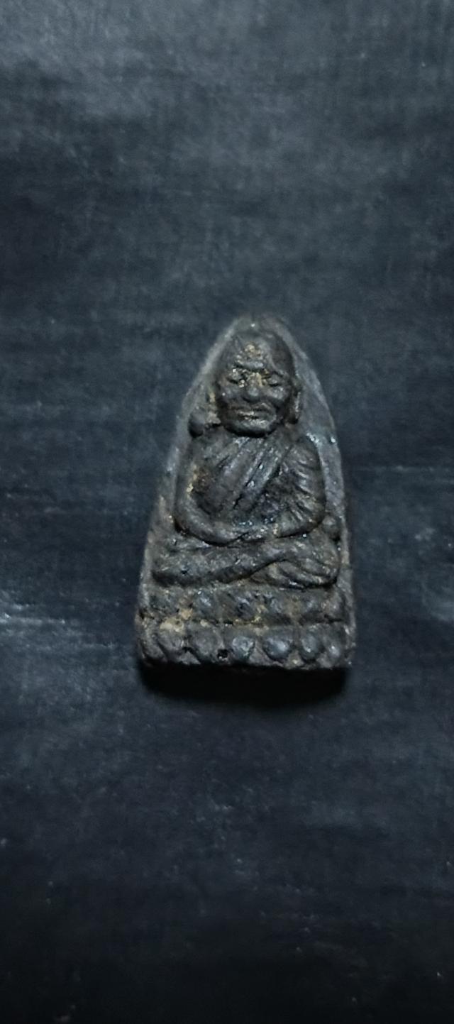 หลวงพ่อทวด วัดช้างให้ ปี 2524 เนื้อว่าน พิมพ์ใหญ่ เนื้อจัด สวยเดิม มีบอล2ลูก.ที่หูด้านซ้ายและหัวเข่าด้านขวา 6