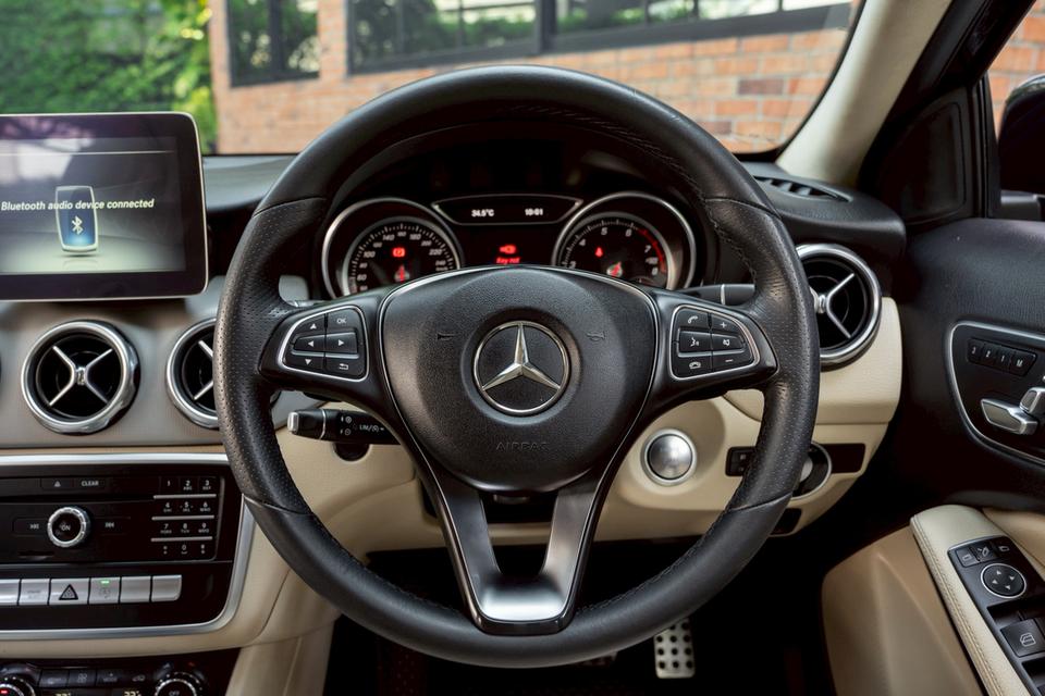 “Mercedes-Benz GLA200 Urban“ Facelift ปี 2018 รูปย่อยที่ 4