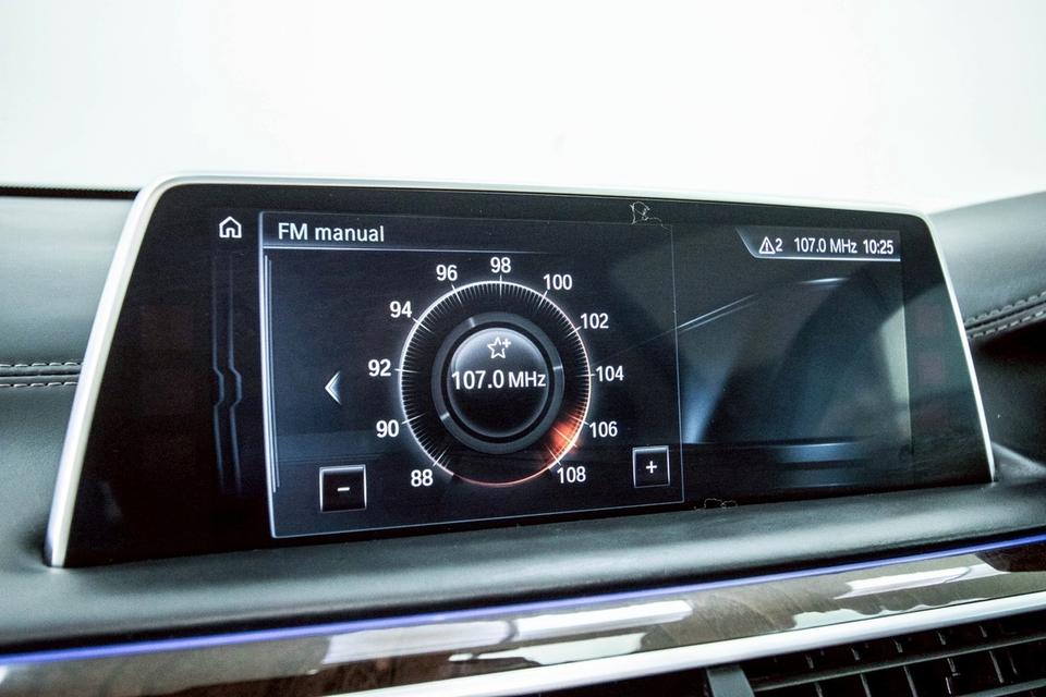 BMW 740LE xDRIVE PURE EXCELLENCE G12 AT 2017ซีดานหรู Plug-in Hybrid ไมล์ 177,xxx รูปที่ 10