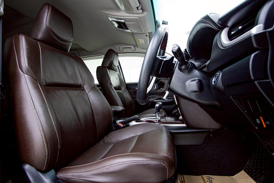 Toyota Fortuner มือสอง ปี2015 8