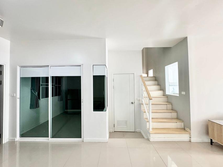 ให้เช่าทาวน์โฮม หมู่บ้านเสนาวีว่า อัสสัมชัญ ศรีราชา 5