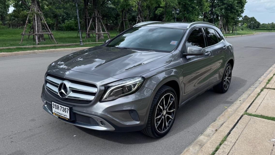 (แจ้งรหัสรถ TPV7367) 🎊 Mercedes-Benz GLA200 ปี 2015 🎊