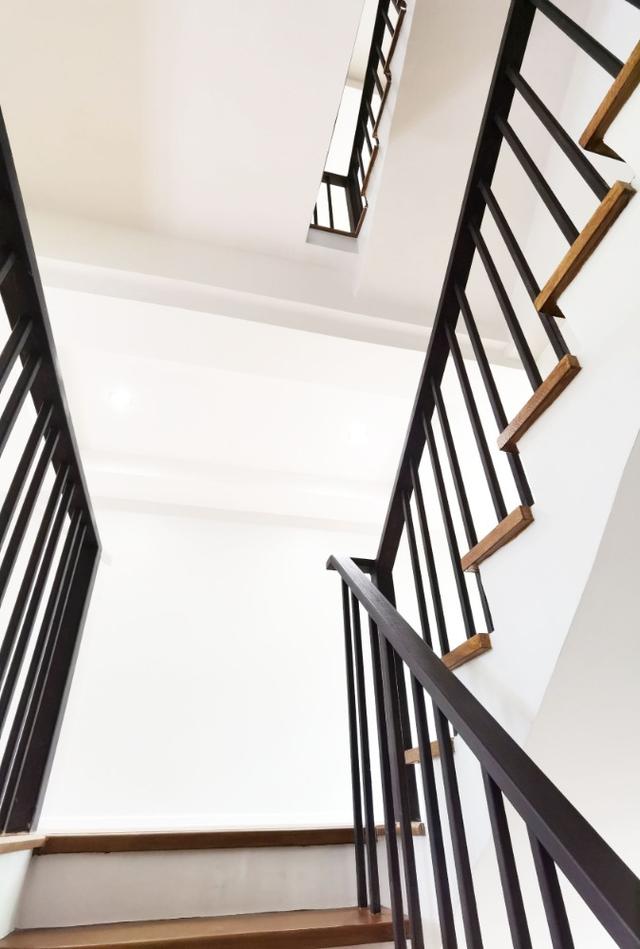 ทาวน์โฮมออฟฟิศ 3.5ชั้น 8