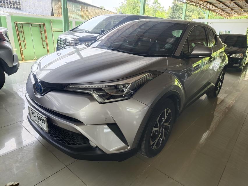 Toyota CHR 1.8 ไฮบริด HV-Hi ปี 2019 รุ่นท๊อป รถคุณหมอใช้เองเข้าศูนย์ตลอด ตรวจสอบประวัติได้ รูปที่ 2