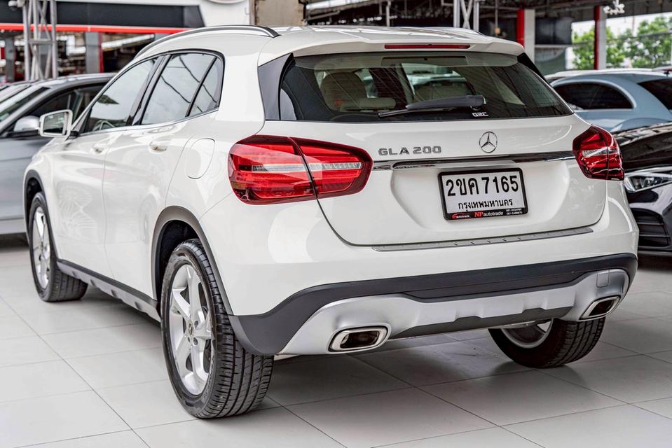 รหัสรถ NP7165 BENZ GLA200 1.6 URBAN 2021 9